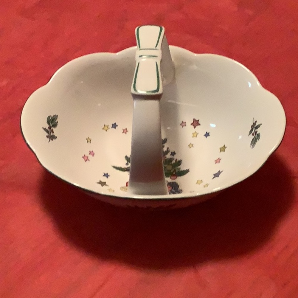 NIKKO Christmas “Candy Basket Dish” w/Handle